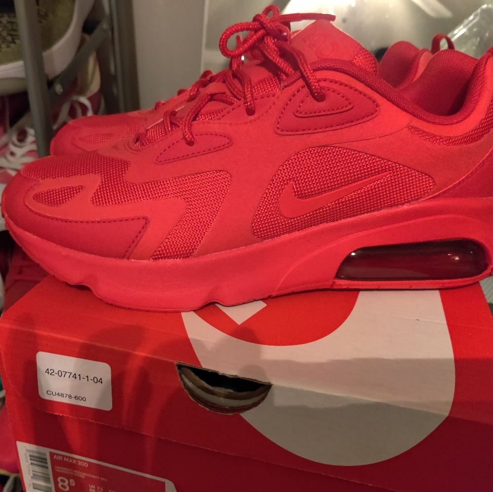 Men/ New Nike AirMax 200